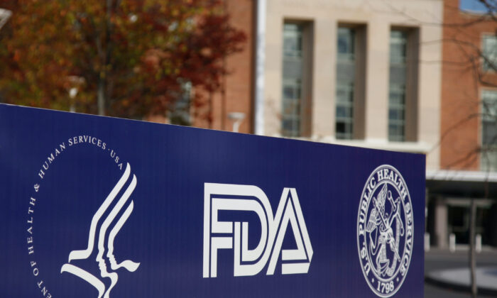 TT Trump: ‘Nhà nước ngầm’ bên trong FDA cản trở phát hành vaccine Covid-19 trước ngày bầu cử