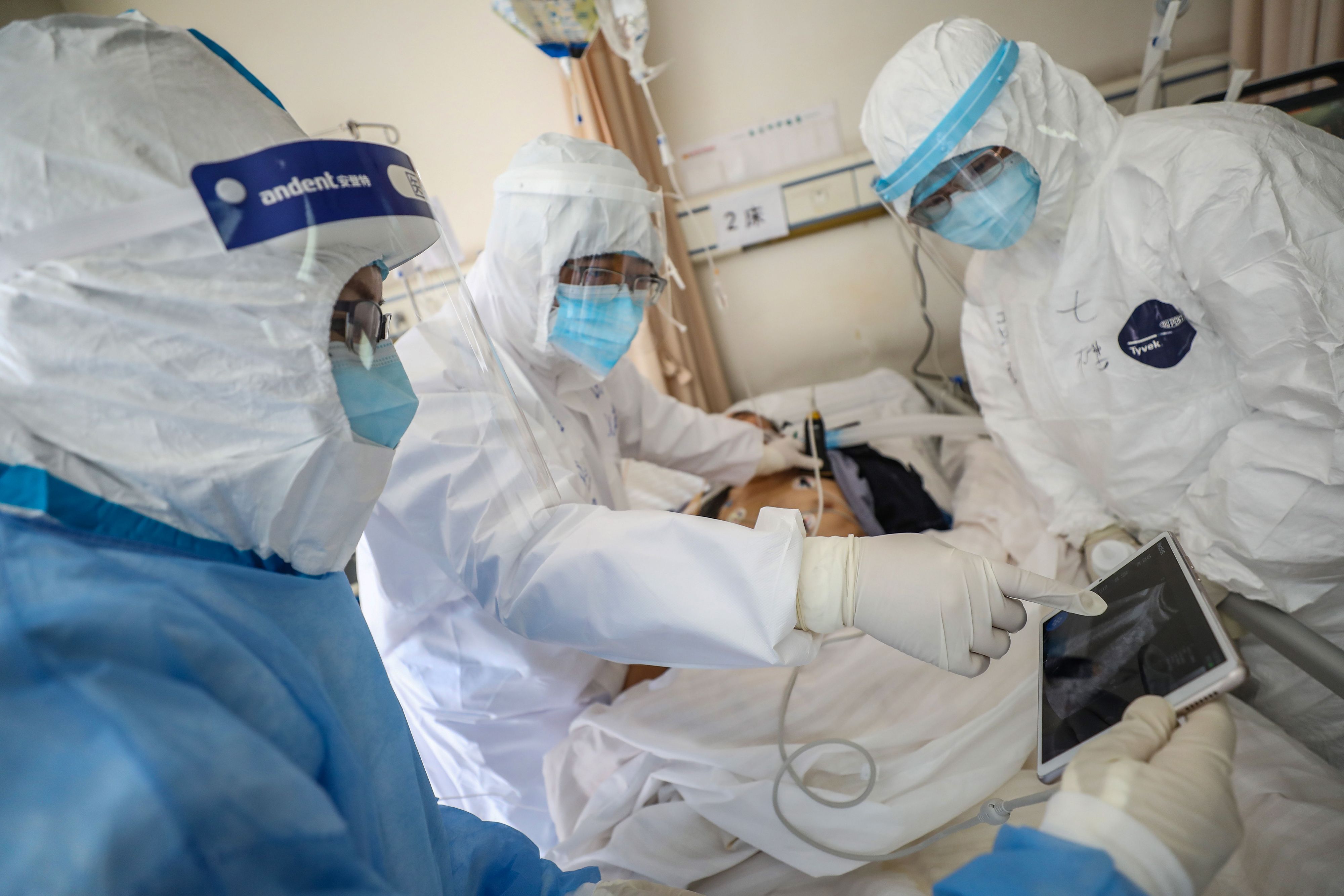 Dịch virus Vũ Hán tái bùng phát ở Thượng Hải, Hà Nam