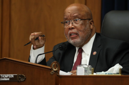 Đảng viên Dân Chủ duy nhất giải thích tại sao ông đứng về phía Đảng Cộng Hòa chống lại Đạo Luật HR 1