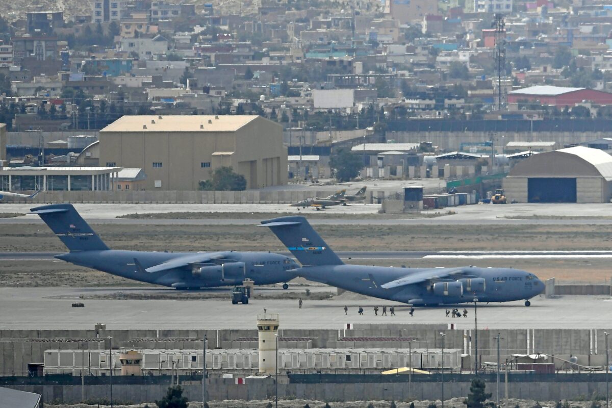 Phi cơ quân sự Mỹ cuối cùng rời khỏi Afghanistan, kết thúc cuộc chiến tranh kéo dài 20 năm