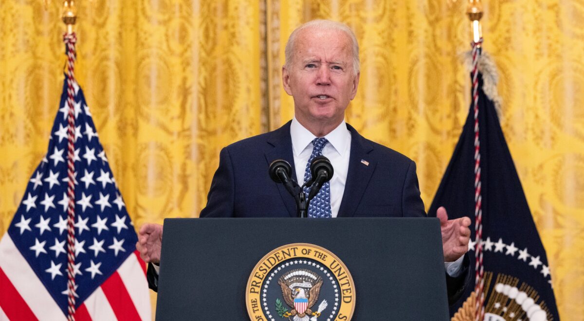 TT Biden dự định bắt buộc chích ngừa vaccine COVID-19 cho 80 triệu người lao động thuộc khu vực tư nhân