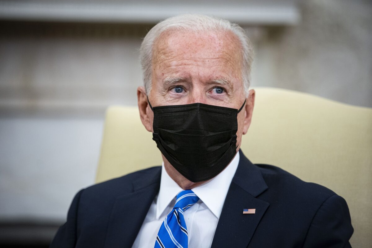 Nhân viên liên bang kiện chính phủ TT Biden về lệnh bắt buộc chích vaccine COVID-19