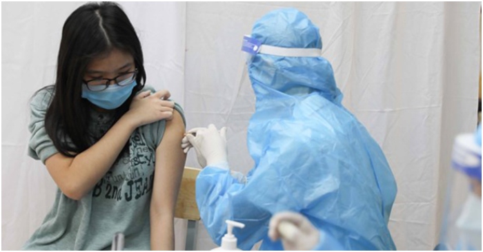 chích vaccine COVID-19