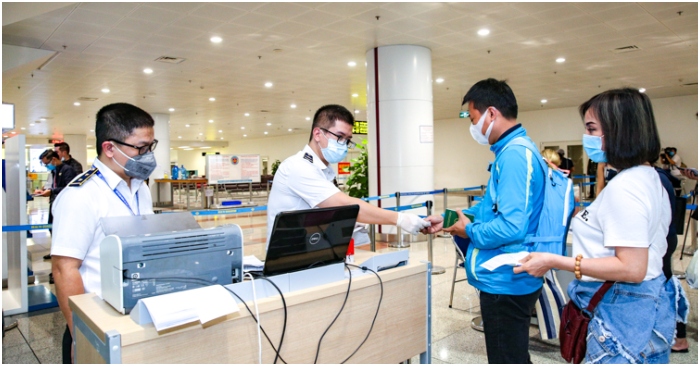 người nhập cảnh