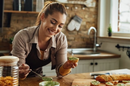 Cách nhìn nhận lại công việc nội trợ buồn tẻ trong cuộc sống