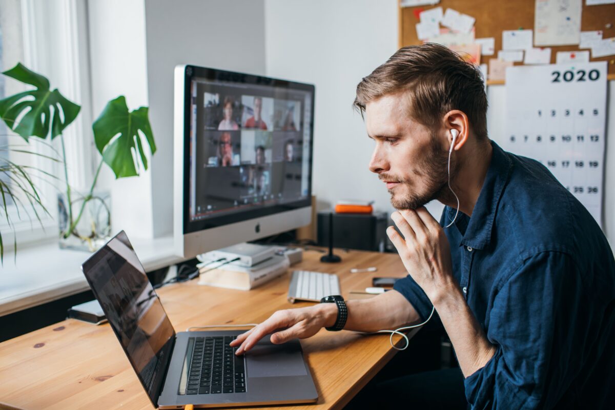 Có nên đầu tư vào doanh nghiệp của bạn bè?