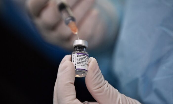 Vaccine COVID Pfizer ảnh hưởng đến tim mạch của 29% người trẻ tuổi