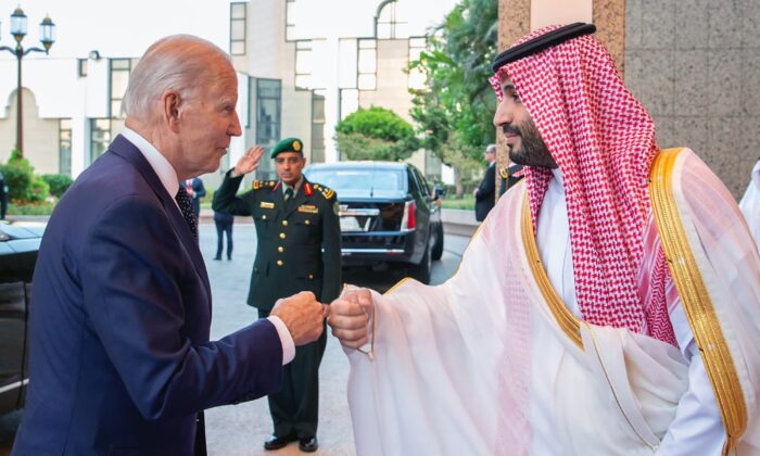Hoa Kỳ trở nên phụ thuộc vào OPEC một lần nữa như thế nào?