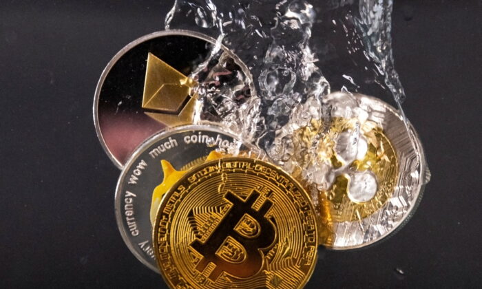 Nhà sáng lập mã kim OneCoin nhận tội gian lận, đồng sáng lập người Bungari vẫn đang bị truy nã