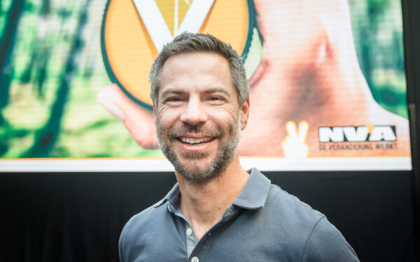 Ông Michael Shellenberger, tác giả cuốn “Apocalypse Never.” (Ảnh: James Arthur Gekiere/AFP via Getty Images)