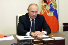 Tổng thống Nga Vladimir Putin chủ trì một cuộc họp của Hội đồng Bảo an thông qua một liên kết video tại dinh thự quốc gia Novo-Ogaryovo, ngoại ô Moscow, hôm 19/10/2022. (Ảnh: Sergei Ilyin/Sputnik/AFP qua Getty Images)