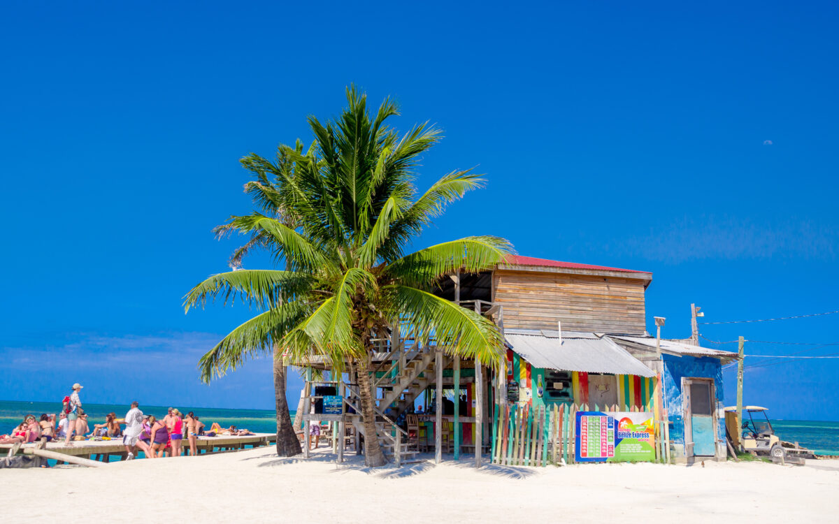 Khẩu hiệu chính thức của hòn đảo Caye Caulker là “hãy chậm lại.” (Ảnh: Shutterstock)