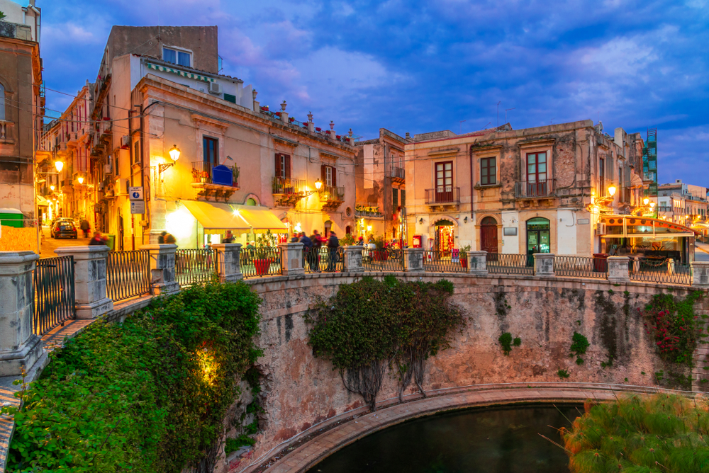 Đài phun nước Arethusa, Ortigia, Syracuse. (Ảnh: David Ionut/Shutterstock)
