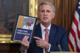 Lãnh đạo Thiểu số Hạ viện Kevin McCarthy (Cộng Hòa-California) trình bày tại một cuộc họp báo ở Hoa Thịnh Đốn, hôm 30/09/ 2020. (Ảnh: Tasos Katopodis/Getty Images)