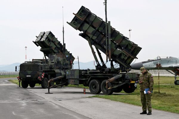 Hệ thống phòng thủ hỏa tiễn Patriot tại Phi trường Sliac ở Sliac, gần Zvolen, Slovakia, hôm 06/05/2022. (Ảnh: Radovan Stoklasa/Reuters)