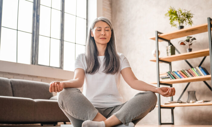 Thông qua phương pháp đơn giản và tiện lợi này, bạn có thể giải tỏa tâm trí, thư giãn cơ thể và giảm mức độ căng thẳng—cuối cùng dẫn đến sức khỏe thể chất và tinh thần được nâng cao. (Shutterstock)