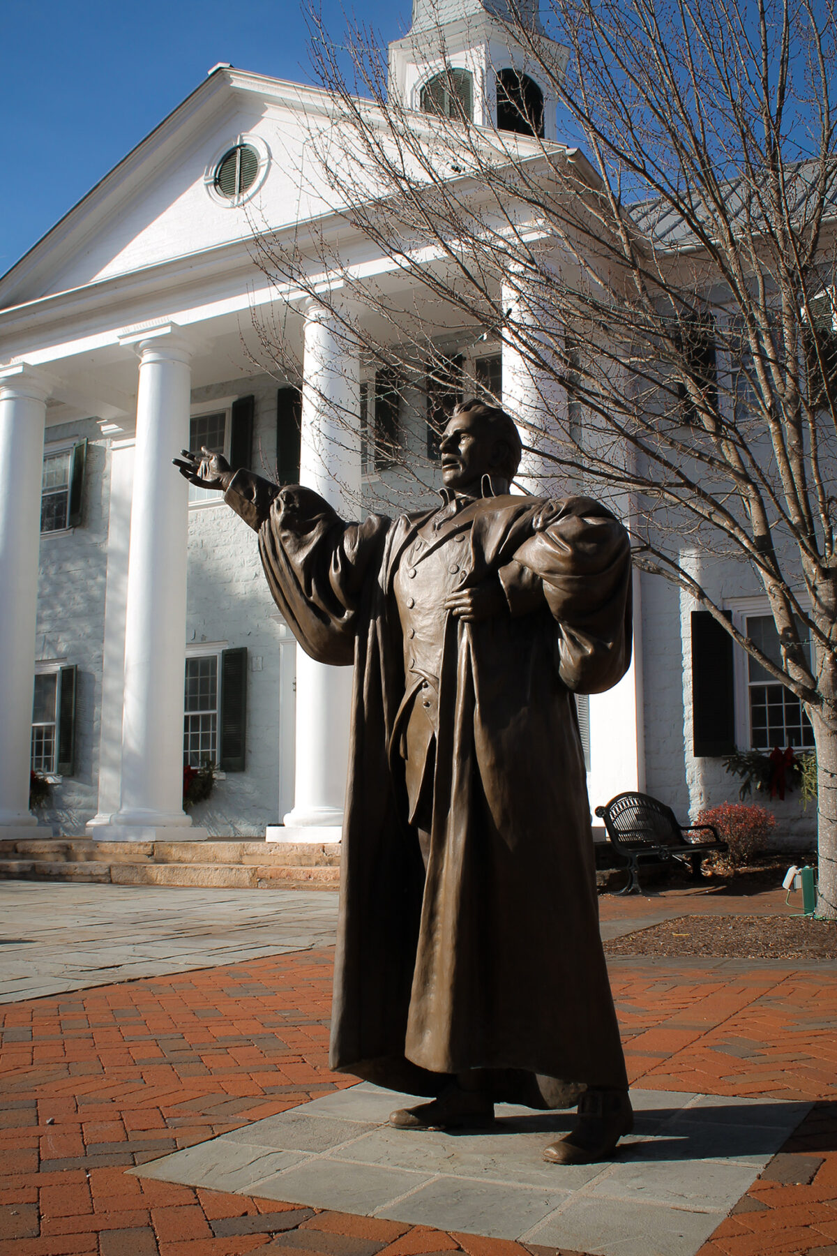 Tượng của thiếu tướng John Peter Muhlenberg ở Woodstock, tiểu bang Virginia. (Ảnh: Bob Kirchman)