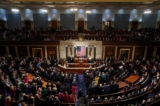 Tổng thống Joe Biden đọc diễn văn Thông điệp Liên bang trước một phiên họp chung của Quốc hội tại Phòng Hạ viện thuộc Điện Capitol Hoa Kỳ ở Hoa Thịnh Đốn, Hoa Kỳ, hôm 07/02/2023. (Ảnh: Reuters/Kevin Lamarque)