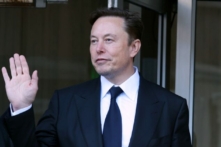 CEO Tesla Elon Musk rời Tòa nhà Liên bang Phillip Burton ở San Francisco hôm 24/01/2023. (Ảnh: Justin Sullivan/Getty Images)