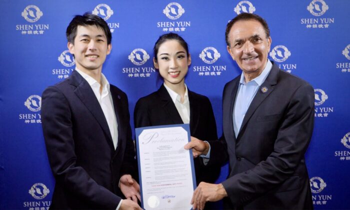 Thị trưởng Dean Trantalis: ‘Shen Yun lôi cuốn tôi và tôi không muốn chương trình kết thúc’