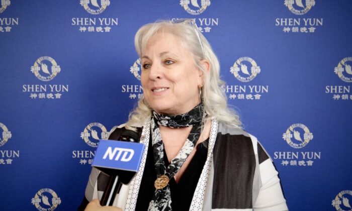 Bà Mary Ann Borgeson Ủy viên quận