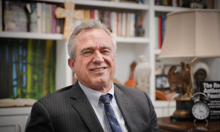 Ông Robert F. Kennedy Jr. có cứu được Đảng Dân Chủ và đất nước không?