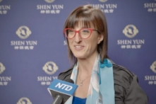 Ca sĩ người Ý cô Federica Tovoli