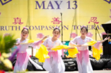 Các học viên Pháp Luân Công kỷ niệm Ngày Pháp Luân Đại Pháp Thế Giới tại thành phố New York hôm 07/05/2023. (Ảnh: Samira Bouaou/The Epoch Times)