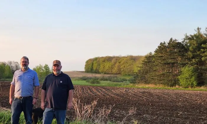 BÀI VIẾT CHUYÊN SÂU: ‘Thật vô đạo đức’ — Các cộng đồng trung tâm Wisconsin hiệp lực ngăn chặn ngành tuabin gió đang rục rịch
