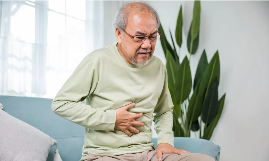 Phân đen là triệu chứng thường bị bỏ qua của xuất huyết tiêu hóa trên (Ảnh: Shutterstock)