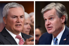 (Trái) Chủ tịch Ủy ban Trách nhiệm giải trình và Giám sát của Hạ viện James Comer (Cộng hòa-Kentucky) tổ chức một cuộc họp báo để trình bày những phát hiện sơ bộ về cuộc điều tra của họ đối với gia đình Tổng thống Joe Biden, tại Hoa Thịnh Đốn hôm 10/05/2023. (Ảnh: Chip Somodevilla/Getty Images); (Phải) Giám đốc FBI Christopher Wray làm chứng trước một tiểu ban Phân bổ ngân sách của Thượng viện về yêu cầu ngân sách năm 2024 của tổng thống cho cơ quan này, tại Hoa Thịnh Đốn hôm 10/05/2023. (Ảnh: Olivier Douliery/AFP qua Getty Images)