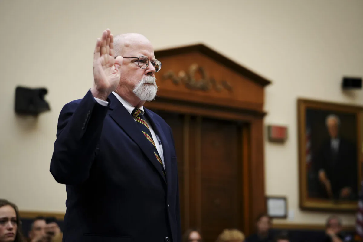 Biện lý Đặc biệt Durham cho rằng không nên cắt giảm ngân sách FBI, DOJ