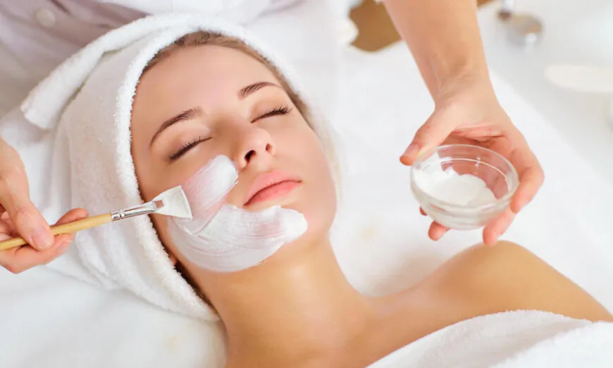 Sản phẩm làm đẹp mang tên Ngọc Dung tán của Thái hậu Từ Hi có công dụng làm trắng, nuôi dưỡng làn da, giúp da săn chắc.  (Studio Romantic/Shutterstock)