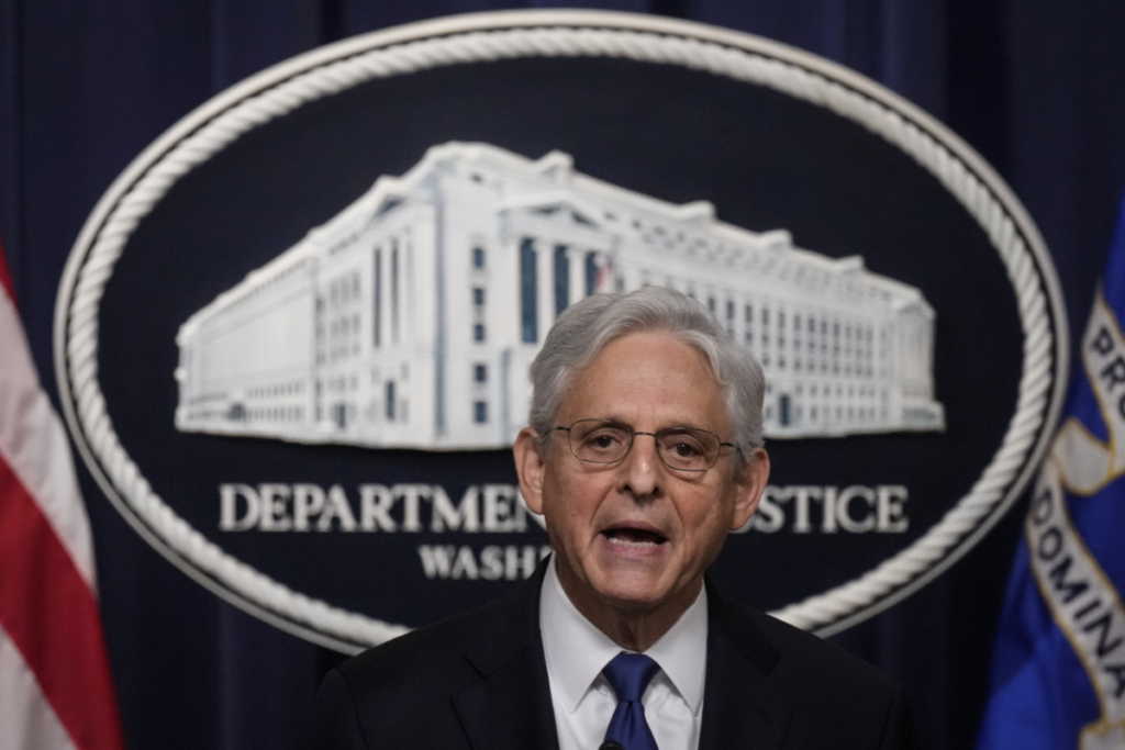 Tổng Chưởng lý Merrick Garland thông báo bổ nhiệm Biện lý David Weiss làm biện lý đặc biệt trong cuộc điều tra đang được tiến hành nhắm vào ông Hunter Biden, con trai của Tổng thống Joe Biden, hôm 11/08/2023. (Ảnh: Drew Angerer/Getty Images)