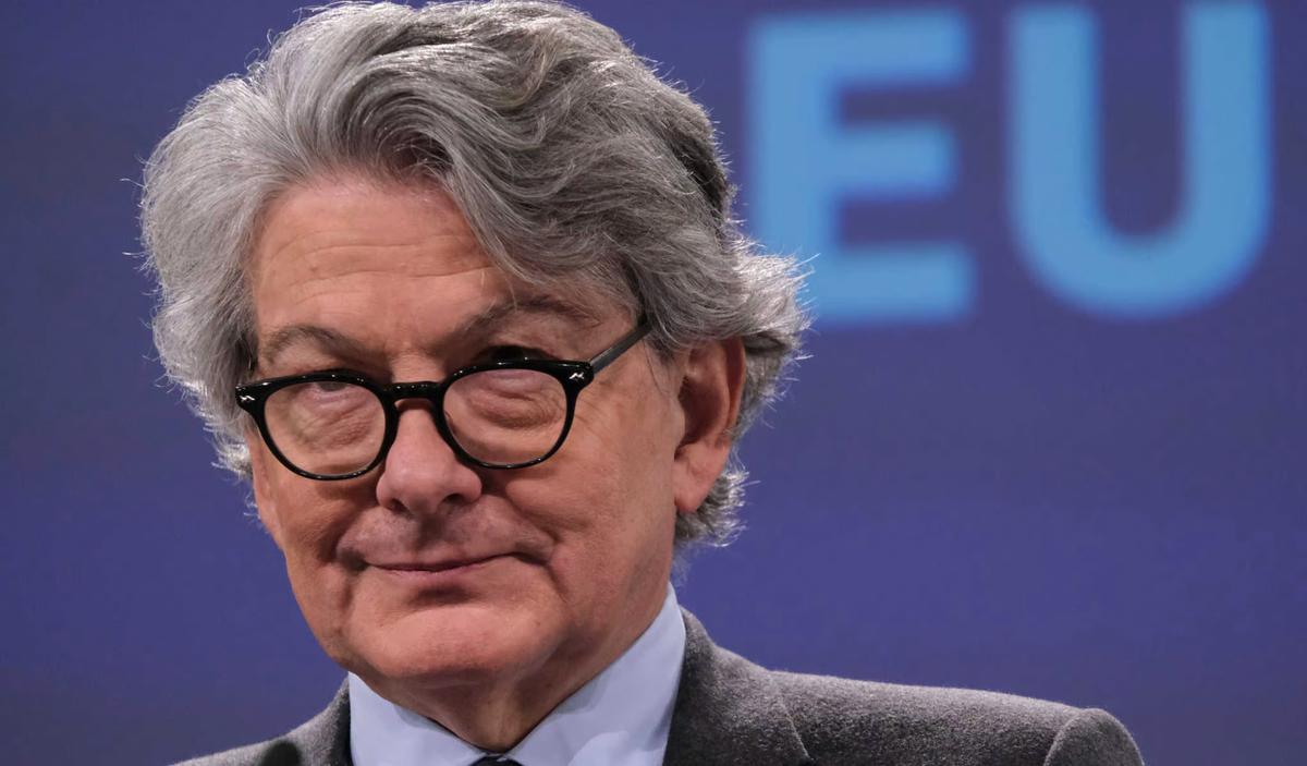 Ủy viên Âu Châu về Thị trường Nội khối Thierry Breton nói chuyện về dự án 5G của EU, tại Brussels, Bỉ, vào ngày 29/01/2020. (Ảnh: Alexandros Michailidis/Shutterstock)