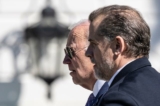 Tổng thống Joe Biden và con trai Hunter Biden tham dự Lễ Lăn trứng Phục Sinh thường niên trên Bãi cỏ phía Nam của Tòa Bạch Ốc ở Hoa Thịnh Đốn hôm 10/04/2023. (Ảnh: Drew Angerer/Getty Images)