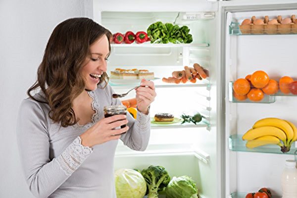 Tủ lạnh có mùi lạ! Những mẹo khử mùi an toàn và hiệu quả
