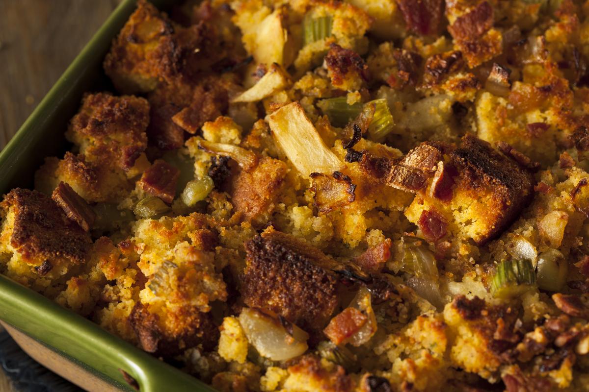 Món ăn yêu thích của các gia đình trong Lễ Tạ Ơn: Bánh mì bắp casserole