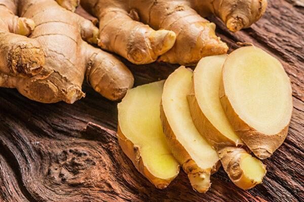 Trong Trung y, gừng được dùng để làm sạch các chất độc trong cơ thể. (Ảnh: Nhiếp ảnh gia Charoen Krung/Shutterstock)