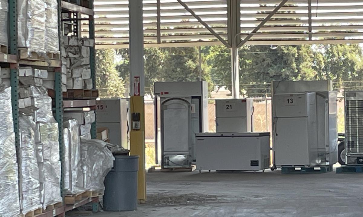 Bên trong nhà kho của cơ sở bị tình nghi là một phòng thí nghiệm sinh học, ở Reedley, California, hôm 31/07/2023. (Ảnh: Nathan Su/The Epoch Times)