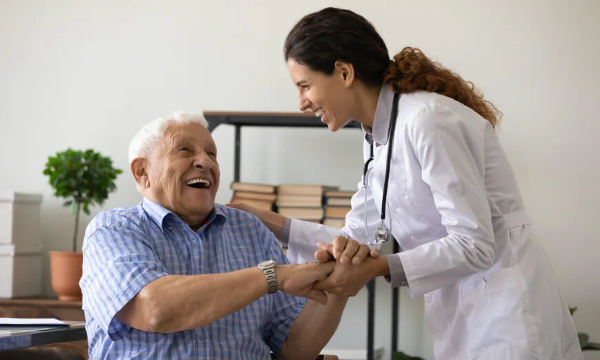 Nụ cười là liều thuốc tốt nhất. (FIZKES/SHUTTERSTOCK)
