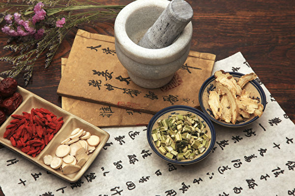 Ba vị quan y thời Minh trị bệnh như Thần, rất nổi danh trong dân gian