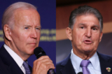 (Trái) Tổng thống Joe Biden nói tại Đại học Tiểu bang Delaware ở Dover, vào ngày 21/10/2022. (Phải) Thượng nghị sĩ Joe Manchin (Dân Chủ-West Virginia) nói tại cuộc họp báo tại Tòa nhà Quốc hội Hoa Kỳ, vào ngày 20/09/2022. (Ảnh: Anna Moneymaker/Getty Images, Kevin Dietsch/Getty Images)