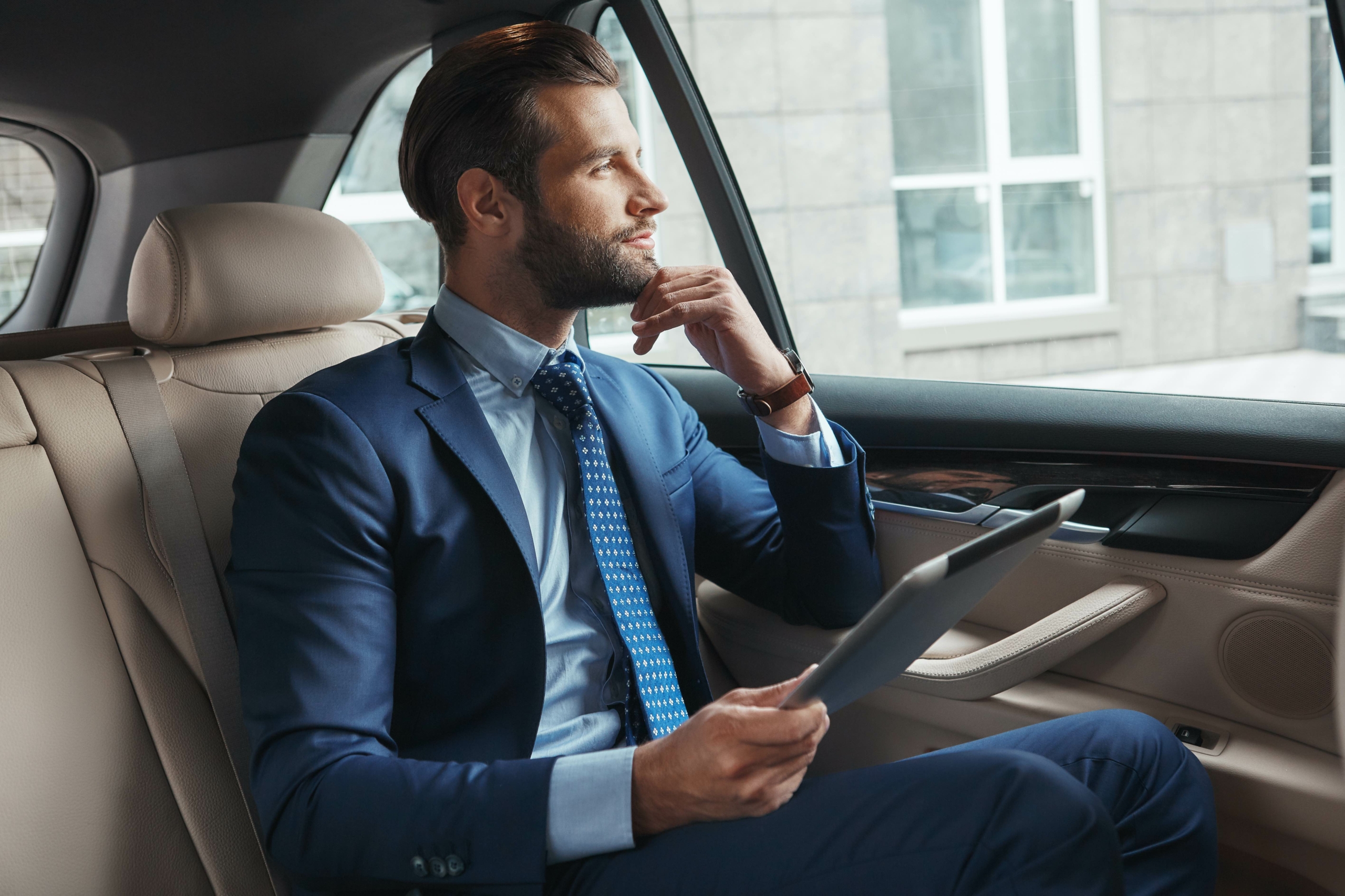 Đừng xem nhẹ tác dụng của phụ kiện. (Ảnh: Friends Stock/Shutterstock)