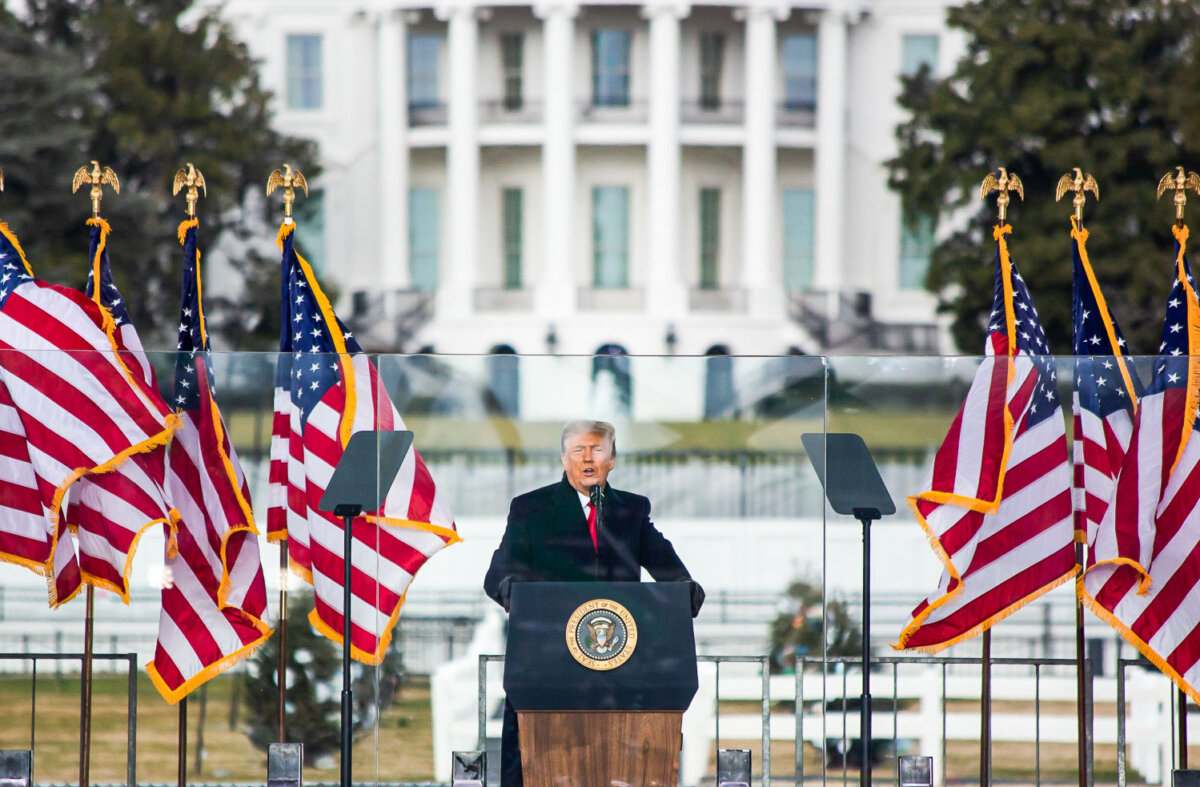 Cựu Tổng thống Donald Trump tại cuộc tập hợp Save America (Cứu lấy Hoa Kỳ) ở Hoa Thịnh Đốn vào ngày 06/01/2021. (Ảnh: Lisa Fan/The Epoch Times)