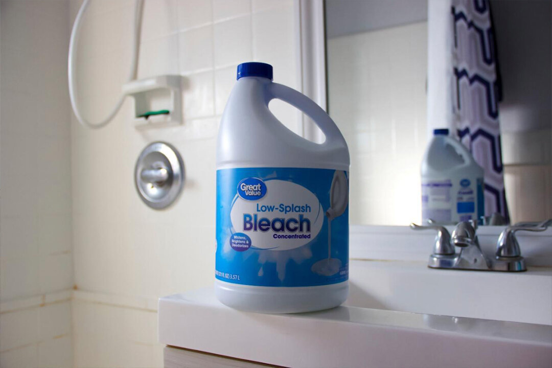 Cách sử dụng hóa chất tẩy rửa an toàn