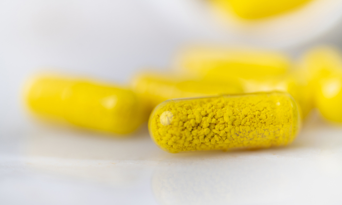 Viên bổ sung Berberine. (Ảnh: Anna Hoychuk/Shutterstock)