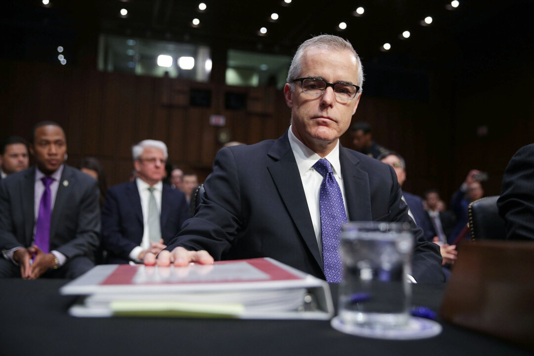 Cựu Giám đốc tạm quyền FBI thừa nhận có ‘nhiều sai sót’ trong việc theo dõi chiến dịch tranh cử của cựu TT Trump