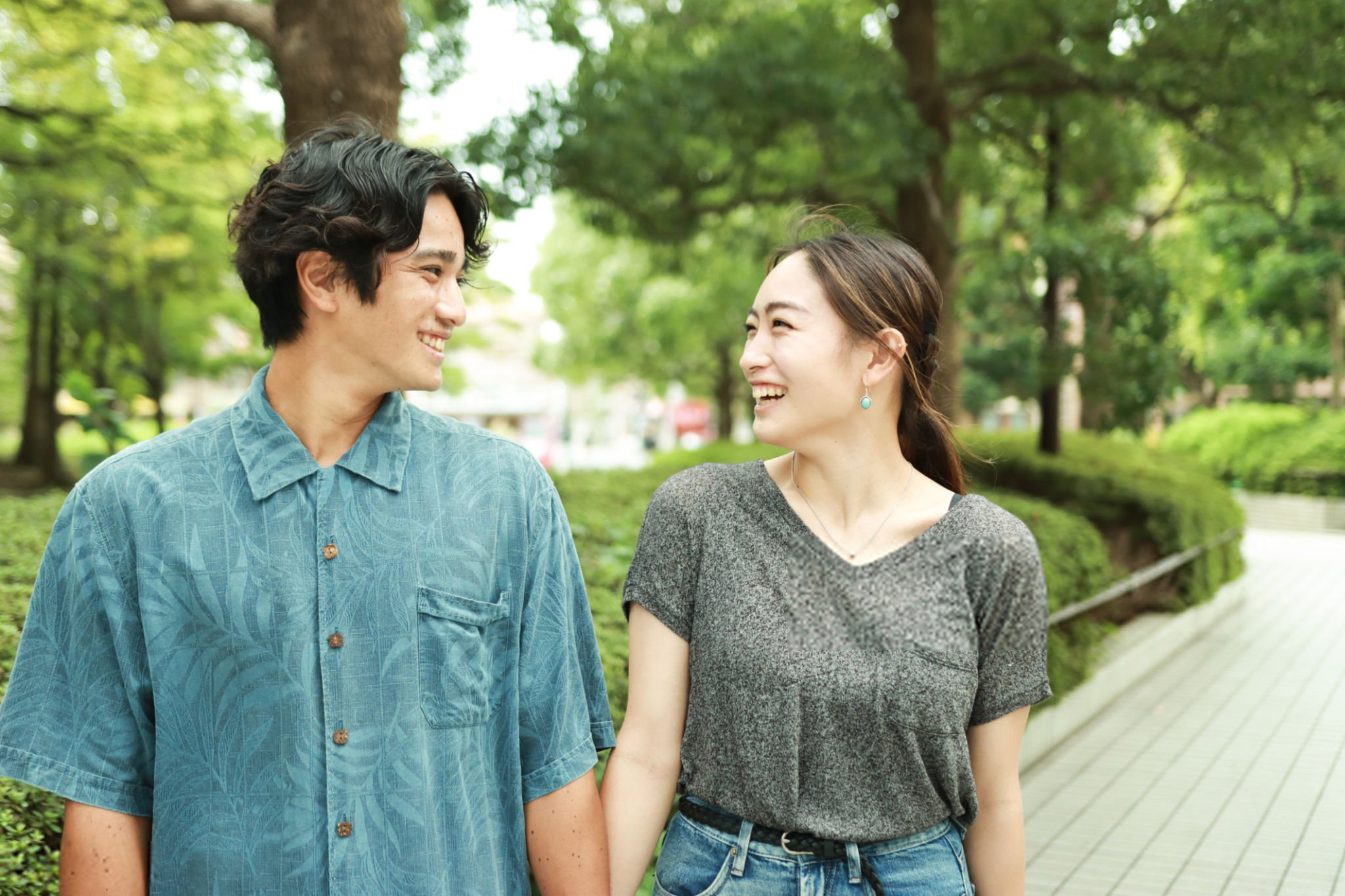 Giao tiếp bằng mắt làm sâu sắc thêm tình thân