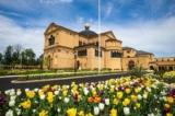 Tu viện dòng Phan Sinh Đất Thánh tại Mỹ quốc (The Franciscan Monastery of the Holy Land in America) là một quần thể kiến trúc của dòng Phan Sinh tại đường 14 và Quincy trong khu Brookland gần Đại học Công giáo Hoa Kỳ ở Hoa Thịnh Đốn. (Ảnh: Nicole Glass Photography/Shutterstock)